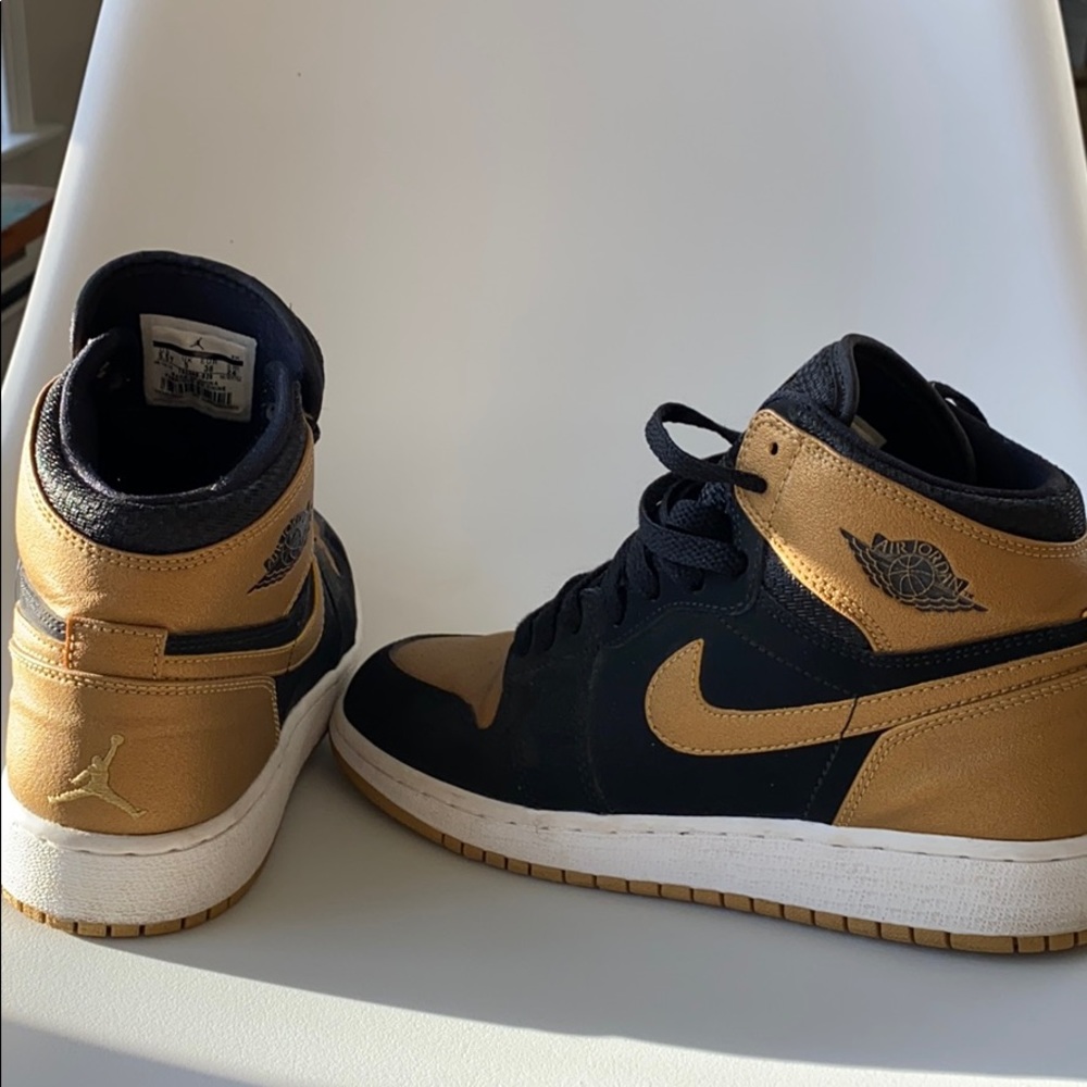 NIKE AIR JORDAN 1 RETRO HIGH "MELO"